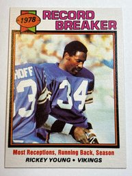 1979 TOPPS #336 1978 RECORD BREAKER RICKEY YOUNG MOST RECEPTIONS BY A RB IN A SEASON