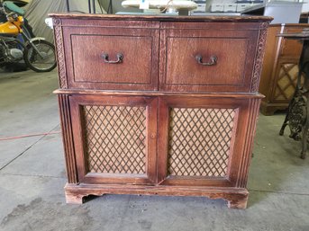 Strong Carlson Radio Turn Table Cira 1930s