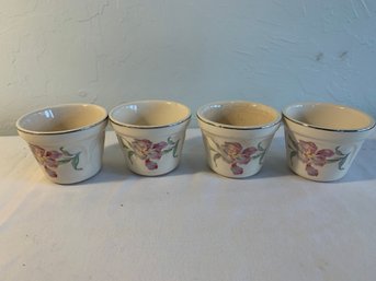 4 Universal Potteries Ramekins