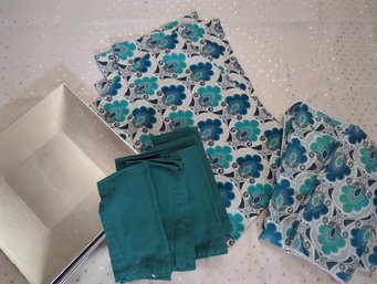 Silver And Teal Table Linens