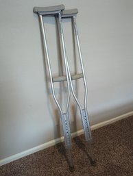 Set Of Medium Aluminum Telescoping Crutches