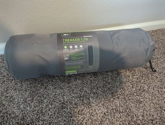 REI Trekker 1.75 Self-inflated Sleeping Pad
