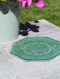 LE Smith Glass Romanesque Pattern Uranium Glass Plate- 7 In