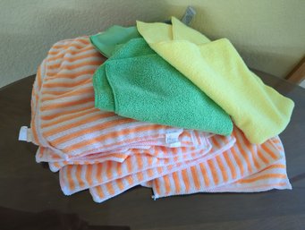 25 Piece Brand New Small Microfiber Cloths