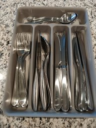 Tray Of Beautiful Stainless Steel Silverware In Like New Condition - Set Of 6