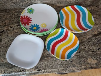 12 Pieces Of Various Colorful Melamine Dishware