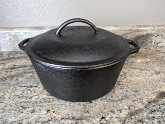 LODGE Cast Iron 8 Qt  Covered Cooked Pot