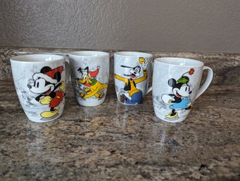 Four-piece Large Disney Christmas Mickey And Minnie Mouse Mugs