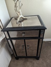 Stunning Mirrored Nightstand Side Table   - 2 Of 2 - Slight Damage To One Corner Of Top
