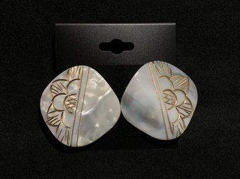 Vintage White Iridescent Earrings With Etched Gold Tone Floral Design