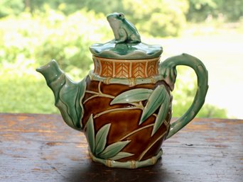 Majolica Frog Tea Pot
