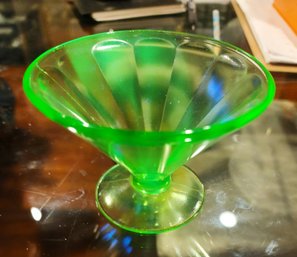 Uranium Glass Desert Bowl Outstanding Condition