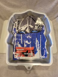 Wilton Transformers DreamWorks Paramount Optimus Prime Cake Pan - 3105-5060 - Excellent Used Condition