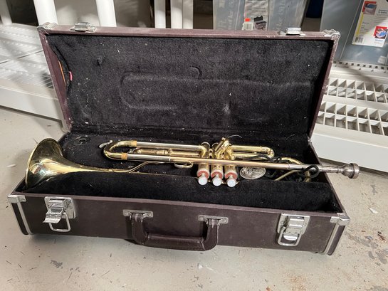 BL/ Vintage Yamaha Trumpet In Carry Case & String Bolo Tie