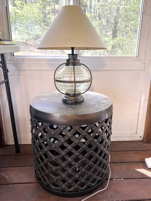 P/ 2pcs - Metal And Glass Lantern Style Lamp And Metal Accent Drum Table