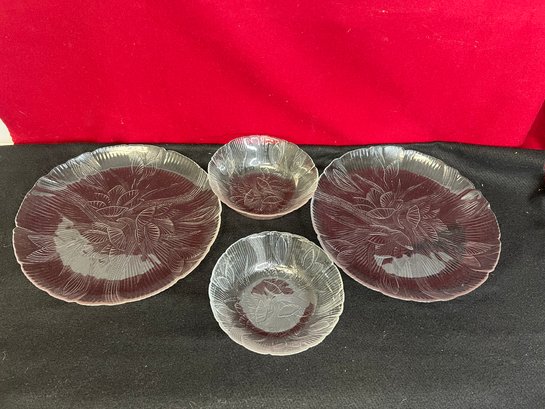 E/ 4pcs - Pair Of Glass Leaf Patterned Dinner Plates And Salad Bowls
