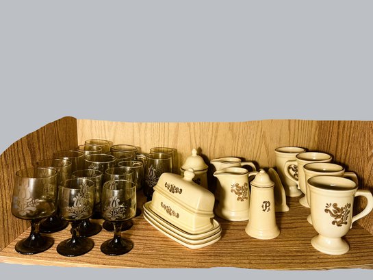 C/ Shelf - Pfaltzgraff Glassware And Dish Ware - Cream With Brown Accents