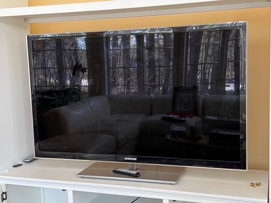 FR/ Large 55' Samsung Black Flat Screen TV On Swivel Base W Remote Model #UN55C6400RF