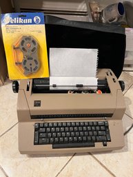 BR/ IBM Correcting Selectric III Electric Typewriter Model 670X & Spare New Ribbon