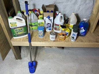 C/ Assorted Cleaning Products And 2 Cans Of Spray Paint