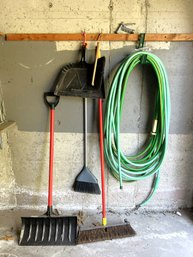 G/ 7pcs - Assorted Items: Shovel, Broom, Garden Hoses Etc