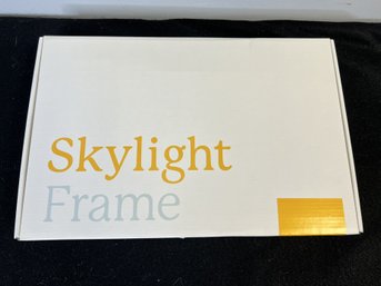 C/ Brand New In Box 'Skylight' Digital Picture Frame Display - Model #100 FRM