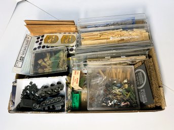 AN/CR135 Box - Various Vintage Model Building And Army Men - Mixed Materials