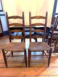 DR/ 2pcs - Vintage Rush Seat Ladder Back Chairs