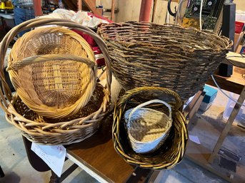 C/ 5 Pcs Assorted Wicker Basket Lot - Smallest White Heart Shape, Largest Huge Deep Round Basket