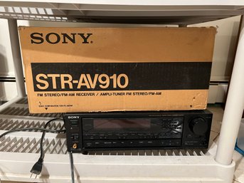 BR/ Sony AM FM Stereo Receiver STR-AV910 W Original Box