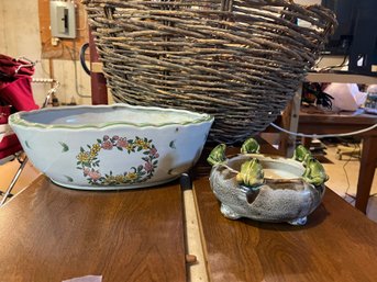 C/ 2 Pretty Ceramic Planters - Large Oval Floral & Smaller Round W 5 Toads/Frogs Perched On Top Edge