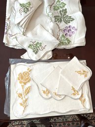 L/ Bag - Vintage Linen Cross Stitch Napkins, Placemats And Table Cloth