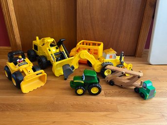 LR/ Box 6 Kids Toy Construction Vehicles - Front Loaders, Car Transport, School Bus, Caterpillar, John Deere