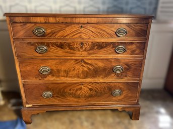 1U/ Beautiful Vintage/Antique 'Flame' Pattern Wood Bureau With 4 Drawers