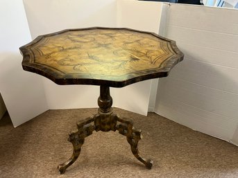 RER/CR44 - Beautiful 3 Leg Asian Influence Gold Accent Table, Scallop Top With Decorative Inset