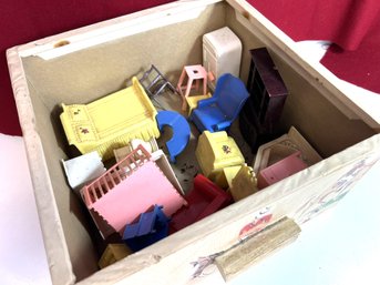 JU/ Box Drawer With 16pcs - Vintage Marx Doll Furniture Inside Cowboy Themed Drawer-box