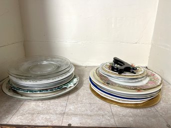 DR/ 17pcs - Large Lot Plates: Variety Of Sizes And Manufacturers