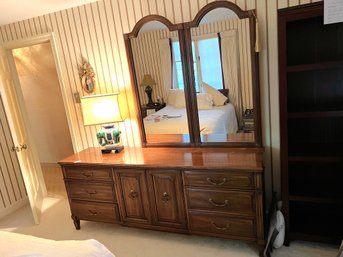 BR/ Low Dresser, 2 Door 9 Drawers, By Davis Cabinet Co TN, W 2 Arched Mirrors, Matches Tall Dresser