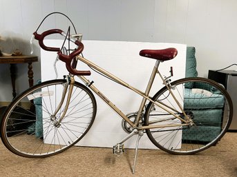 AD26/RER: Vintage Gold Ladies Motobecane Bicycle 'Mirage Sport'