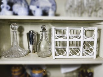 DR/ Shelf 4pcs - Wine Rack, Decanters And Shaker