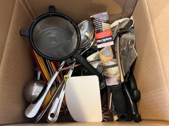 K/ Box Of Assorted Kitchen Utensils - Zester, Strainer, Spatulas, Measuring Cups, Vntg Croford Ice Cream Scoop