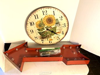 K/ 2pcs - Red Metal Arrow Light And Battery Operated Sunflower Clock