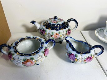 DR/ 3pcs - Beautiful And Vibrant Vintage Footed Teapot, Creamer And Sugar