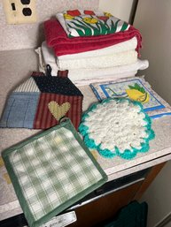 K/ Miscellaneous Towels, Dish Towels And Potholders