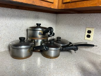 K/ 6pcs - 4 Revere Ware Pans And Pots With Lids, Bialetti 8' Fry Pan, Cuisinart 10' Skillet