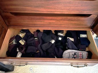 BR/ Bag Of Assorted Men's Dark Colored NWT Socks - Loft & Brownstone, Gold Toe, Interwoven Esquire Etc