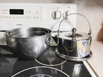 K/ 5pcs - Stainless Steel Lot: 3 Revere Ware Bowls, 1 Farberware Bowl, Morganware Tea Kettle