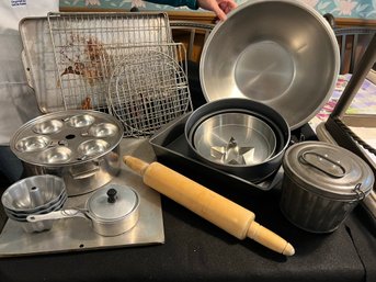 K/ 23 Pc Bakeware Bundle! Poached Egg Pan, Cookie Sheet, Cool Racks, Lrg Mixing Bowl, Springform Pan Etc