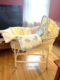 LR/ Sweet Vintage White Wicker Bassinette, 2 Pcs, Wheeled Bottom Frame, 6 Baby Blankets, Assorted Bedding