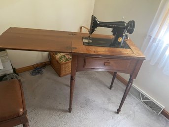 2BR/ 4 Pieces - Vintage Singer Sewing Machine 66-16 In Cabinet With Loads Of Sewing Notions